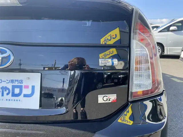 トヨタ プリウス S ツーリングセレ G’s 和歌山県 2014(平26)年 11.1万km ブラック (株)IDOMが運営する【じしゃロン和歌山店】の自社ローン専用車両になります。こちらは現金またはオートローンご利用時の価格です。自社ローンご希望の方は別途その旨お申付け下さい/純正HDDナビ(NHZN-X62G)/(HDD/BT/フルセグTV/SD/DISC)/バックカメラ/LEDヘッドライト/ＥＴＣ/革巻きハンドル/ステアリングスイッチ/スマートキー/スペアキーx1/純正18インチAW/純正フロアマット/ドアバイザー