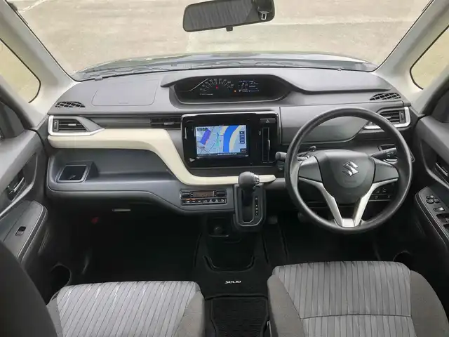 スズキ ソリオ G 福岡県 2023(令5)年 5.6万km スーパーブラックパール デュアルカメラブレーキサポート/純正8インチメモリナビ【SKW-S807】/　フルセグTV/CD/DVD/Bluetooth/プッシュスタート/片側パワースライドドア/フロアマット/保証書