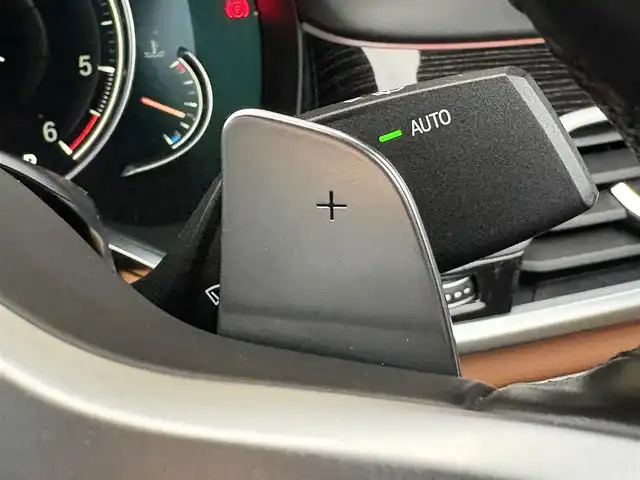 ＢＭＷ ７４０Ｌd xDrive Mスポーツ 石川県 2017(平29)年 7.2万km 黒 4WD/純正HDDナビ/　Bluetooth・AM/FM・CD・DVD・USB・AUX/フルセグTV/全方位カメラ/リアエンターテイメント/ヘッドアップディスプレイ/全席パワーシート/全席メモリーシート/アダプティブクルーズコントロール/アンチロック・ブレーキ・システム/衝突被害軽減システム/横滑り防止装置/前後コーナーセンサー/レーンキープアシスト/盗難防止装置/パーキングアシスト/アイドリングストップ/エアバッグ（W+サイド）/カーテンエアバッグ/純正アルミホイール/スマートキー