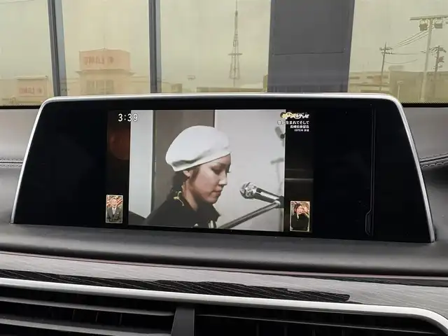 ＢＭＷ ７４０Ｌd xDrive Mスポーツ 石川県 2017(平29)年 7.2万km 黒 4WD/純正HDDナビ/　Bluetooth・AM/FM・CD・DVD・USB・AUX/フルセグTV/全方位カメラ/リアエンターテイメント/ヘッドアップディスプレイ/全席パワーシート/全席メモリーシート/アダプティブクルーズコントロール/アンチロック・ブレーキ・システム/衝突被害軽減システム/横滑り防止装置/前後コーナーセンサー/レーンキープアシスト/盗難防止装置/パーキングアシスト/アイドリングストップ/エアバッグ（W+サイド）/カーテンエアバッグ/純正アルミホイール/スマートキー