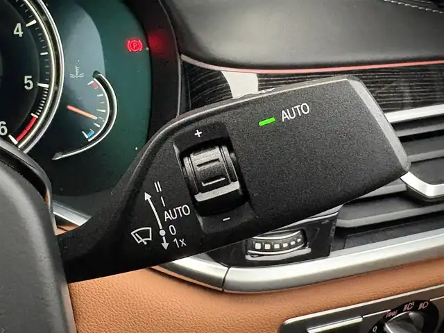 ＢＭＷ ７４０Ｌd xDrive Mスポーツ 石川県 2017(平29)年 7.2万km 黒 4WD/純正HDDナビ/　Bluetooth・AM/FM・CD・DVD・USB・AUX/フルセグTV/全方位カメラ/リアエンターテイメント/ヘッドアップディスプレイ/全席パワーシート/全席メモリーシート/アダプティブクルーズコントロール/アンチロック・ブレーキ・システム/衝突被害軽減システム/横滑り防止装置/前後コーナーセンサー/レーンキープアシスト/盗難防止装置/パーキングアシスト/アイドリングストップ/エアバッグ（W+サイド）/カーテンエアバッグ/純正アルミホイール/スマートキー