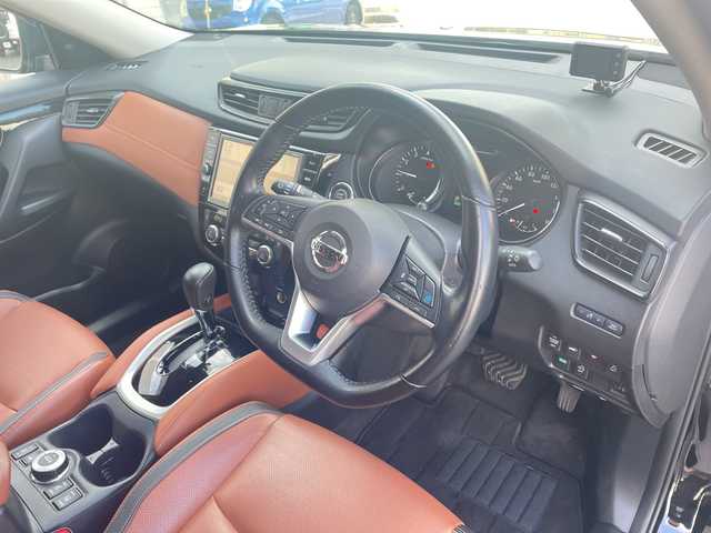 日産 エクストレイル 20Xi レザーエディション 山口県 2020(令2)年 2.9万km ダイヤモンドブラック プロパイロット　/レーダークルーズコントロール　/全席シートヒーター　/レザーシート/純正ナビ【ＭＭ５１９－Ｄ】/　（Ｂｌｕｅｔｏｏｔｈ・フルセグＴＶ・ＣＤ・ＤＶＤ・Ｂｌｕ－ｒａｙ）/ヒーテッドドアミラー/デジタルインナーミラー/全方位モニター・バックカメラ/ビルトインETC/ルーフレール/運転席・助手席パワーシート/電動リアゲート/前後ドライブレコーダー/LEDライト/オートライト/スペアキー1本/スマートキー/プッシュスタート/純正フロアマット/保証書/取扱説明書