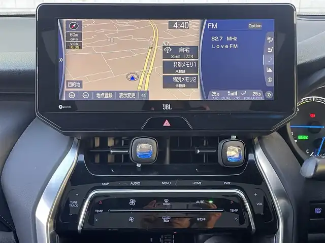 トヨタ ハリアー ハイブリッド Z レザーパッケージ 福岡県 2020(令2)年 9.3万km ホワイトパールクリスタルシャイン ワンオーナー車/調光パノラマルーフ/JBLプレミアムサウンド/前後ドラレコ付きデジタルインナーミラー/純正12.3インチT-Connectナビ/(AM/FM/Bluetooth/Miracast/フルセグTV)/パノラミックビューモニター/バック/サイド/フロントカメラ/トヨタセーフティセンス/・プリクラッシュセーフティ/・レーントレーシングアシスト/・オートマチックハイビーム/・ロードサインアシスト/・レーダークルーズコントロール(追従機能付き)/・先行車発進告知/ブランドスポットモニター/クリアランスソナー/パーキングサポートブレーキ/リヤクロストラフィックアラート/パワーバックドア/純正19インチアルミホール/電格ウィンカーミラー/黒レザーシート/ヘッドアップディスプレイ/ステアリングヒーター/革巻きステアリング/ステアリングスイッチ/パワーシート(D/N)/シートヒーター/ベンチレーション(D/N)/シートメモリー(D)/ナノイーX/純正フロアマット/USBポート/アクセサリーソケット/スペアキー×1/ISOFIX/保証書/取扱説明書/ナビ取扱説明書