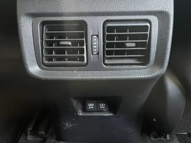 トヨタ ハリアー ハイブリッド Z レザーパッケージ 福岡県 2020(令2)年 9.3万km ホワイトパールクリスタルシャイン ワンオーナー車/調光パノラマルーフ/JBLプレミアムサウンド/前後ドラレコ付きデジタルインナーミラー/純正12.3インチT-Connectナビ/(AM/FM/Bluetooth/Miracast/フルセグTV)/パノラミックビューモニター/バック/サイド/フロントカメラ/トヨタセーフティセンス/・プリクラッシュセーフティ/・レーントレーシングアシスト/・オートマチックハイビーム/・ロードサインアシスト/・レーダークルーズコントロール(追従機能付き)/・先行車発進告知/ブランドスポットモニター/クリアランスソナー/パーキングサポートブレーキ/リヤクロストラフィックアラート/パワーバックドア/純正19インチアルミホール/電格ウィンカーミラー/黒レザーシート/ヘッドアップディスプレイ/ステアリングヒーター/革巻きステアリング/ステアリングスイッチ/パワーシート(D/N)/シートヒーター/ベンチレーション(D/N)/シートメモリー(D)/ナノイーX/純正フロアマット/USBポート/アクセサリーソケット/スペアキー×1/ISOFIX/保証書/取扱説明書/ナビ取扱説明書