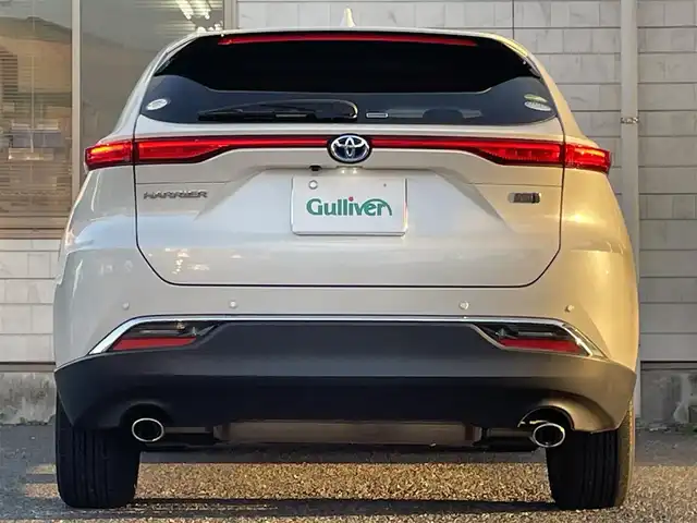 トヨタ ハリアー ハイブリッド Z レザーパッケージ 福岡県 2020(令2)年 9.3万km ホワイトパールクリスタルシャイン ワンオーナー車/調光パノラマルーフ/JBLプレミアムサウンド/前後ドラレコ付きデジタルインナーミラー/純正12.3インチT-Connectナビ/(AM/FM/Bluetooth/Miracast/フルセグTV)/パノラミックビューモニター/バック/サイド/フロントカメラ/トヨタセーフティセンス/・プリクラッシュセーフティ/・レーントレーシングアシスト/・オートマチックハイビーム/・ロードサインアシスト/・レーダークルーズコントロール(追従機能付き)/・先行車発進告知/ブランドスポットモニター/クリアランスソナー/パーキングサポートブレーキ/リヤクロストラフィックアラート/パワーバックドア/純正19インチアルミホール/電格ウィンカーミラー/黒レザーシート/ヘッドアップディスプレイ/ステアリングヒーター/革巻きステアリング/ステアリングスイッチ/パワーシート(D/N)/シートヒーター/ベンチレーション(D/N)/シートメモリー(D)/ナノイーX/純正フロアマット/USBポート/アクセサリーソケット/スペアキー×1/ISOFIX/保証書/取扱説明書/ナビ取扱説明書