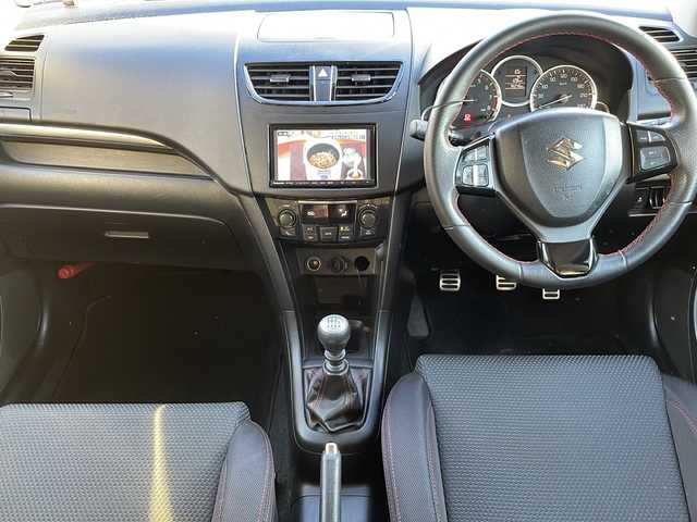 スズキ スイフト スポーツ 静岡県 2015(平27)年 7.6万km スーパーブラックパール /社外ナビ/地デジTV//社外CD/DVD/Bluetooth//バックカメラ//ディスチャージ//純正17インチAW//クルーズコントロール//ETC//オートライト//スマートキー