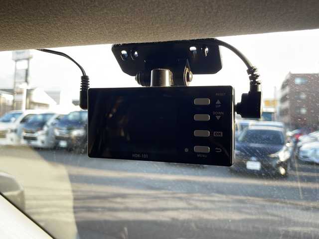 スズキ スイフト スポーツ 静岡県 2015(平27)年 7.6万km スーパーブラックパール /社外ナビ/地デジTV//社外CD/DVD/Bluetooth//バックカメラ//ディスチャージ//純正17インチAW//クルーズコントロール//ETC//オートライト//スマートキー