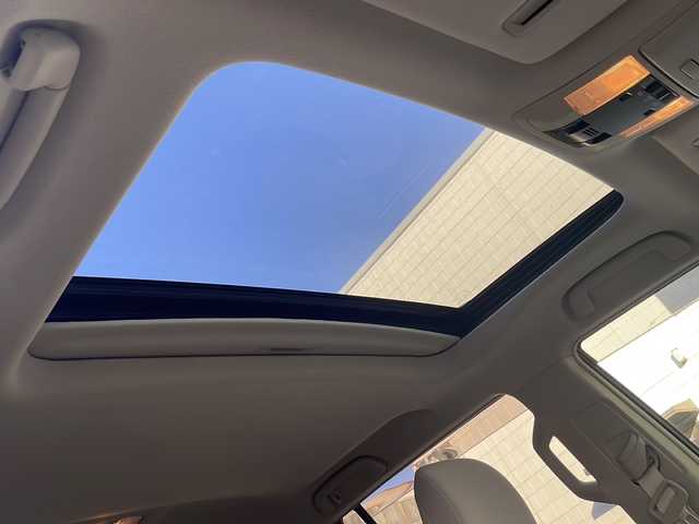 トヨタ ランドクルーザー プラド TX 愛知県 2021(令3)年 4.9万km ホワイトパールクリスタルシャイン ベージュ内装/ルーフレール/社外SDナビ/フルセグTV・CD・DVD・Bluetooth・USB・AM・FM/バックカメラ/プリクラッシュセーフティ/レーダークルーズコントロール/LDA/クリアランスソナー/2.0ビルトインETC/純正17インチアルミホイール/LEDヘッドライト/オートハイビーム/ヘッドライトウォッシャー/スマートキー/プッシュスタート/純正フロアマット/保証書/取扱説明書/スペアスマートキー