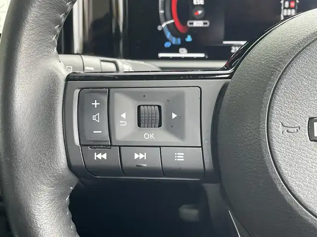 日産 オーラ G レザーエディション 島根県 2024(令6)年 2.4万km バーガンディー 登録時走行距離　23306km/純正ナビ(Bluetooth/AM/FM/USB/HDMI)/フルセグテレビ/BOSEサウンド/全周囲カメラ/プロパイロット/シートヒーター（DN席）/ステアリングヒーター/ステアリングスイッチ/ブラインドスポットモニター/置くだけモバイル充電/オートライト/オートハイビーム/コーナーセンサー/速度標識表示/エマージェンシーブレーキ/レーンキープアシスト/ドライブレコーダー/ETC2.０/純正アルミ１７インチ