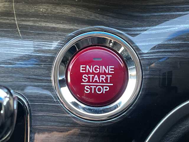 ホンダ オデッセイ 神奈川県 2014(平26)年 9.2万km プレミアムヴィーナスブラックP 純正ナビ（ワンセグ/Bluetooth/CD/DVD/USB/HDMI）/両側パワースライドドア/クルーズコントロール/バックカメラ/ビルドインETC/LEDヘッドライト　/フォグライト　/オートライト　/電動格納ミラー　/プッシュスタート/スマートキー/純正アルミホイール/純正フロアマット/ABS/横滑り防止装置