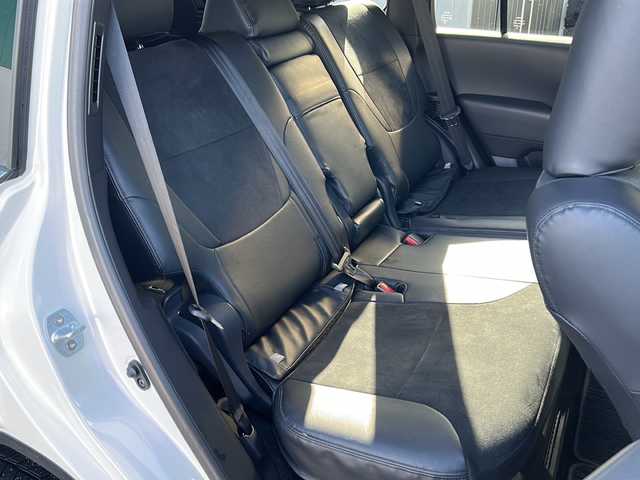 トヨタ ランドクルーザー AX 福島県 2024(令6)年 1万km ホワイトパールクリスタルシャイン トヨタセーフティセンス/・衝突被害軽減ブレーキ/・オートハイビーム/・車線逸脱警報装置/・レーダークルーズコントロール/・ロードサインアシスト/・プロアクティブドライビングアシスト/純正ディスプレイオーディオナビ/・BT/USB/MiraCast/AM/FM/・純正ビルトインETC/・前後ドライブレコーダー/・バックカメラ/・アラウンドビューモニター/D席パワーシート/・3列シート/・フルフラットシート/電子パーキング/・オートブレーキホールド/革張りステアリング/・ステアリングスイッチ/パーキングセンサー/電動格納ミラー/・ウィンカーミラー/・オートミラー/寒冷地仕様/プッシュスタート/・スマートキー/Cタイプ充電ポート/・USB充電ポート/LEDヘッドライト/・フォグランプ/・オートライト/ルーフレール/純正フロアマット/純正18インチAW/盗難防止装置