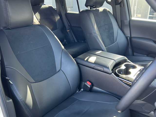 トヨタ ランドクルーザー AX 福島県 2024(令6)年 1万km ホワイトパールクリスタルシャイン トヨタセーフティセンス/・衝突被害軽減ブレーキ/・オートハイビーム/・車線逸脱警報装置/・レーダークルーズコントロール/・ロードサインアシスト/・プロアクティブドライビングアシスト/純正ディスプレイオーディオナビ/・BT/USB/MiraCast/AM/FM/・純正ビルトインETC/・前後ドライブレコーダー/・バックカメラ/・アラウンドビューモニター/D席パワーシート/・3列シート/・フルフラットシート/電子パーキング/・オートブレーキホールド/革張りステアリング/・ステアリングスイッチ/パーキングセンサー/電動格納ミラー/・ウィンカーミラー/・オートミラー/寒冷地仕様/プッシュスタート/・スマートキー/Cタイプ充電ポート/・USB充電ポート/LEDヘッドライト/・フォグランプ/・オートライト/ルーフレール/純正フロアマット/純正18インチAW/盗難防止装置