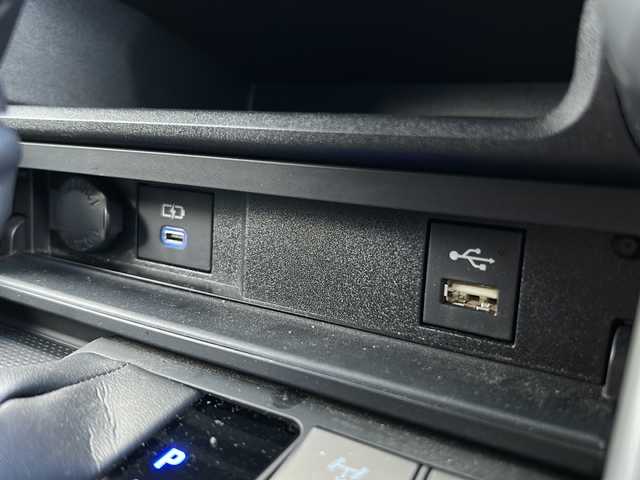 トヨタ ランドクルーザー AX 福島県 2024(令6)年 1万km ホワイトパールクリスタルシャイン トヨタセーフティセンス/・衝突被害軽減ブレーキ/・オートハイビーム/・車線逸脱警報装置/・レーダークルーズコントロール/・ロードサインアシスト/・プロアクティブドライビングアシスト/純正ディスプレイオーディオナビ/・BT/USB/MiraCast/AM/FM/・純正ビルトインETC/・前後ドライブレコーダー/・バックカメラ/・アラウンドビューモニター/D席パワーシート/・3列シート/・フルフラットシート/電子パーキング/・オートブレーキホールド/革張りステアリング/・ステアリングスイッチ/パーキングセンサー/電動格納ミラー/・ウィンカーミラー/・オートミラー/寒冷地仕様/プッシュスタート/・スマートキー/Cタイプ充電ポート/・USB充電ポート/LEDヘッドライト/・フォグランプ/・オートライト/ルーフレール/純正フロアマット/純正18インチAW/盗難防止装置