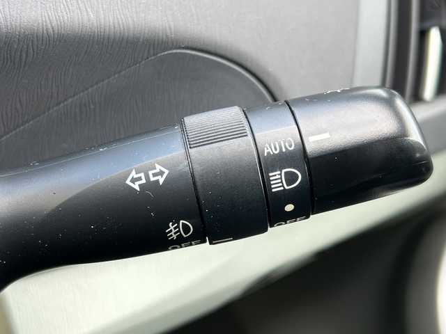 トヨタ プリウス S 大阪府 2009(平21)年 3.3万km ホワイトパールクリスタルシャイン ワンオーナー/７インチナビ（NHDT-W59)/AM/FM/ワンセグ/CD/バックカメラ/サイドカメラ/前後コーナーセンサー/プッシュスタート/エレクトロニックシフト/ステアリングリモコン/横滑り防止機能/電動格納ドアミラー/カーテンエアバック/オートライト/ヘッドライトレベライザー/純正フォグライト/スマートキー/純正フロアマット/純正ドアバイザー