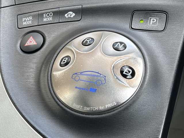 トヨタ プリウス S 大阪府 2009(平21)年 3.3万km ホワイトパールクリスタルシャイン ワンオーナー/７インチナビ（NHDT-W59)/AM/FM/ワンセグ/CD/バックカメラ/サイドカメラ/前後コーナーセンサー/プッシュスタート/エレクトロニックシフト/ステアリングリモコン/横滑り防止機能/電動格納ドアミラー/カーテンエアバック/オートライト/ヘッドライトレベライザー/純正フォグライト/スマートキー/純正フロアマット/純正ドアバイザー