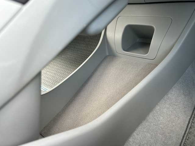 トヨタ プリウス S 大阪府 2009(平21)年 3.3万km ホワイトパールクリスタルシャイン ワンオーナー/７インチナビ（NHDT-W59)/AM/FM/ワンセグ/CD/バックカメラ/サイドカメラ/前後コーナーセンサー/プッシュスタート/エレクトロニックシフト/ステアリングリモコン/横滑り防止機能/電動格納ドアミラー/カーテンエアバック/オートライト/ヘッドライトレベライザー/純正フォグライト/スマートキー/純正フロアマット/純正ドアバイザー