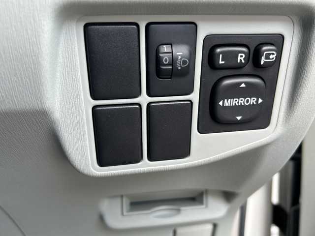 トヨタ プリウス S 大阪府 2009(平21)年 3.3万km ホワイトパールクリスタルシャイン ワンオーナー/７インチナビ（NHDT-W59)/AM/FM/ワンセグ/CD/バックカメラ/サイドカメラ/前後コーナーセンサー/プッシュスタート/エレクトロニックシフト/ステアリングリモコン/横滑り防止機能/電動格納ドアミラー/カーテンエアバック/オートライト/ヘッドライトレベライザー/純正フォグライト/スマートキー/純正フロアマット/純正ドアバイザー