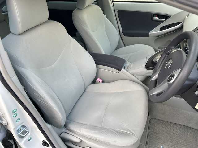 トヨタ プリウス S 大阪府 2009(平21)年 3.3万km ホワイトパールクリスタルシャイン ワンオーナー/７インチナビ（NHDT-W59)/AM/FM/ワンセグ/CD/バックカメラ/サイドカメラ/前後コーナーセンサー/プッシュスタート/エレクトロニックシフト/ステアリングリモコン/横滑り防止機能/電動格納ドアミラー/カーテンエアバック/オートライト/ヘッドライトレベライザー/純正フォグライト/スマートキー/純正フロアマット/純正ドアバイザー