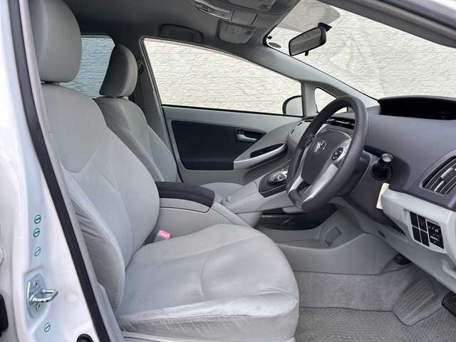 トヨタ プリウス S 大阪府 2009(平21)年 3.3万km ホワイトパールクリスタルシャイン ワンオーナー/７インチナビ（NHDT-W59)/AM/FM/ワンセグ/CD/バックカメラ/サイドカメラ/前後コーナーセンサー/プッシュスタート/エレクトロニックシフト/ステアリングリモコン/横滑り防止機能/電動格納ドアミラー/カーテンエアバック/オートライト/ヘッドライトレベライザー/純正フォグライト/スマートキー/純正フロアマット/純正ドアバイザー