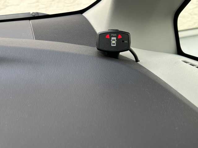 トヨタ プリウス S 大阪府 2009(平21)年 3.3万km ホワイトパールクリスタルシャイン ワンオーナー/７インチナビ（NHDT-W59)/AM/FM/ワンセグ/CD/バックカメラ/サイドカメラ/前後コーナーセンサー/プッシュスタート/エレクトロニックシフト/ステアリングリモコン/横滑り防止機能/電動格納ドアミラー/カーテンエアバック/オートライト/ヘッドライトレベライザー/純正フォグライト/スマートキー/純正フロアマット/純正ドアバイザー