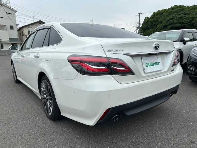 トヨタ クラウン ハイブリッド G－エグゼクティブ 大阪府 2018(平30)年 7.4万km ホワイトパールクリスタルシャイン アラウンドビューモニター/ブラインドスポットモニター/純正ナビ(BT/CD/USB/フルセグ)/衝突被害軽減システム/レーンキープアシスト/コーナーセンサー/アダクティブクルーズコントロール/純正アルミホイール/純正フロアマット/パーキングアシスト/パワーシート/シートヒーター/エアシート/ステアリングヒーター/ドライブレコーダー/ビルトインETC/プッシュスタートボタン/スマートキー×2/LEDヘッドライト