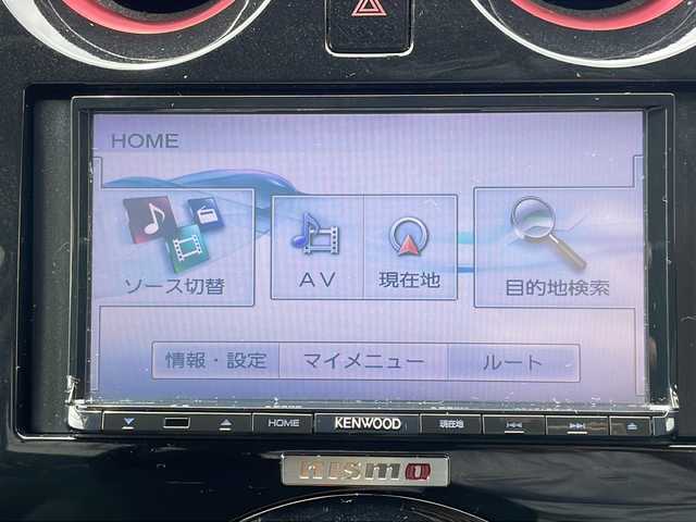 日産 ノート ニスモ 山口県 2015(平27)年 7.3万km ブリリアントホワイトパール 社外ナビ/AM/FM/DVD/SD/ワンセグTV/バックカメラ　/ＬＥＤヘッドライト　/ドライブレコーダー/型式：DRV-340/オートライト/赤ステッチ入りスポーツシート　/ＮＩＳＭＯ専用１６インチアルミホイール　/ドアバイザー　/アイドリングストップ　/横滑り防止装置/衝突被害軽減ブレーキ/スマートキー　