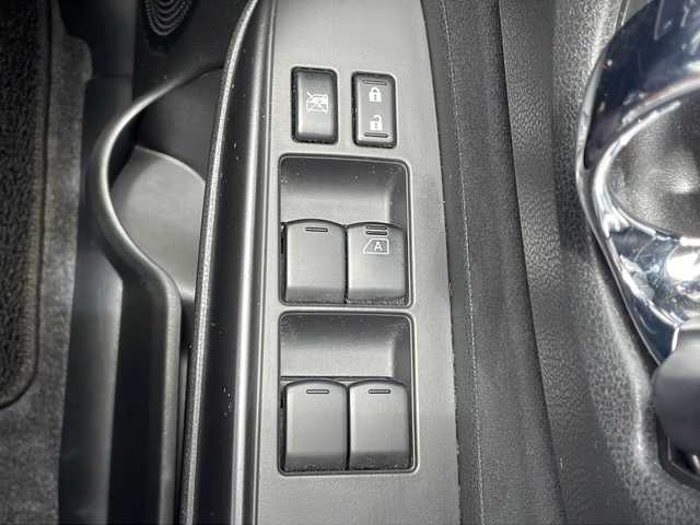 日産 ノート ニスモ 山口県 2015(平27)年 7.3万km ブリリアントホワイトパール 社外ナビ/AM/FM/DVD/SD/ワンセグTV/バックカメラ　/ＬＥＤヘッドライト　/ドライブレコーダー/型式：DRV-340/オートライト/赤ステッチ入りスポーツシート　/ＮＩＳＭＯ専用１６インチアルミホイール　/ドアバイザー　/アイドリングストップ　/横滑り防止装置/衝突被害軽減ブレーキ/スマートキー　