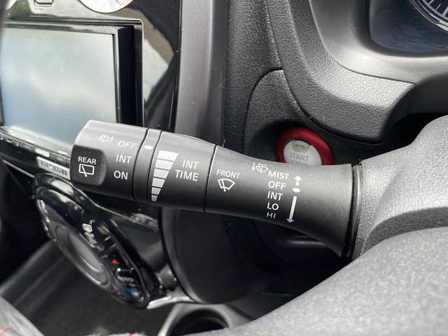 日産 ノート ニスモ 山口県 2015(平27)年 7.3万km ブリリアントホワイトパール 社外ナビ/AM/FM/DVD/SD/ワンセグTV/バックカメラ　/ＬＥＤヘッドライト　/ドライブレコーダー/型式：DRV-340/オートライト/赤ステッチ入りスポーツシート　/ＮＩＳＭＯ専用１６インチアルミホイール　/ドアバイザー　/アイドリングストップ　/横滑り防止装置/衝突被害軽減ブレーキ/スマートキー　