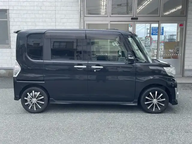 ダイハツ タント カスタム X 愛知県 2015(平27)年 8.2万km ブラックマイカメタリック (株)IDOMが運営する【じしゃロン豊川店】の自社ローン専用車両になります。こちらは現金またはオートローンご利用時の価格です。自社ローンご希望の方は別途その旨お申付け下さい/ 純正メモリナビ/　◯ CD再生機能/　◯ DVD再生機能/　◯ BT対応/　◯ フルセグTV/ バックカメラ/ ETC/ ステアリングスイッチ/ プッシュスタート/ 左側パワースライドドア/ ドアバイザー/ ウインカーミラー/ 純正フロアマット
