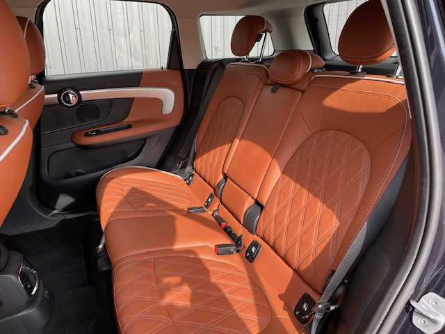 ＭＩＮＩ ＢＭＷ ミニ クロスオーバー クーパー SD オール4 青森県 2022(令4)年 5.9万km MINI Yoursエニグマティックブラック ワンオーナー/4WD/ディーゼル/ターボ/オプションカラー/（エニグマティックブラック）/純正HDDナビ/(Bluetooth/radio）/ALL４　TRIM/　・19インチアルミホイール　ターンスタイル・スポーク/　・レザーチェスター　モルトブラウン/　・電動フロントシート（運転席メモリー機能付）/　・シートヒーター（フロント左右）/　・MINIドライビングモード/アダプティブクルーズコントロール/パワーバックドア/スポーツレザーステアリング/前後バンパーセンサー/バックカメラ/インテリジェントセーフティ/ミラー一体型ETC/LEDオートライト・フォグ/リアヒーター/ステアリングスイッチ/オートワイパー/ルーフレール/W/サイド/カーテンエアバッグ/ABS/横滑り防止/スマートキーx2/保証書・取扱説明書