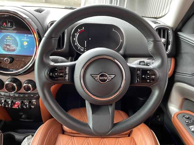 ＭＩＮＩ ＢＭＷ ミニ クロスオーバー クーパー SD オール4 青森県 2022(令4)年 5.9万km MINI Yoursエニグマティックブラック ワンオーナー/4WD/ディーゼル/ターボ/オプションカラー/（エニグマティックブラック）/純正HDDナビ/(Bluetooth/radio）/ALL４　TRIM/　・19インチアルミホイール　ターンスタイル・スポーク/　・レザーチェスター　モルトブラウン/　・電動フロントシート（運転席メモリー機能付）/　・シートヒーター（フロント左右）/　・MINIドライビングモード/アダプティブクルーズコントロール/パワーバックドア/スポーツレザーステアリング/前後バンパーセンサー/バックカメラ/インテリジェントセーフティ/ミラー一体型ETC/LEDオートライト・フォグ/リアヒーター/ステアリングスイッチ/オートワイパー/ルーフレール/W/サイド/カーテンエアバッグ/ABS/横滑り防止/スマートキーx2/保証書・取扱説明書