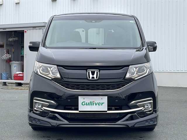 ホンダ ステップワゴン スパーダ クールスピリット 三重県 2016(平28)年 4.5万km プレミアムスパークルブラックパール プッシュスタート/両側パワースライドドア/衝突軽減ブレーキ/レーンキープアシスト/電動格納ミラー/横滑り防止/コーナーセンサー/ビルトインETC/アイドリングストップ/レーダークルーズコントロール/革巻きステアリング/ステアリングスイッチ/オートライト/パドルシフト/前後ドライブレコーダー/シートヒーター(前席)/USB入力端子2か所/HDMI入力端子1ヶ所/ALPINE10型ナビ(AM/FM/CD/DVD/TV/BT)/バックカメラ/ALPINEフリップダウンモニター/ウォークスルー/純正フロアマット/リアサンシェード/禁煙車