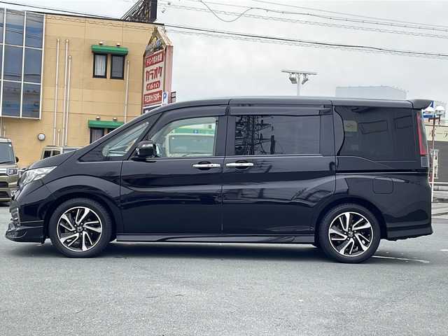 ホンダ ステップワゴン スパーダ クールスピリット 三重県 2016(平28)年 4.5万km プレミアムスパークルブラックパール プッシュスタート/両側パワースライドドア/衝突軽減ブレーキ/レーンキープアシスト/電動格納ミラー/横滑り防止/コーナーセンサー/ビルトインETC/アイドリングストップ/レーダークルーズコントロール/革巻きステアリング/ステアリングスイッチ/オートライト/パドルシフト/前後ドライブレコーダー/シートヒーター(前席)/USB入力端子2か所/HDMI入力端子1ヶ所/ALPINE10型ナビ(AM/FM/CD/DVD/TV/BT)/バックカメラ/ALPINEフリップダウンモニター/ウォークスルー/純正フロアマット/リアサンシェード/禁煙車