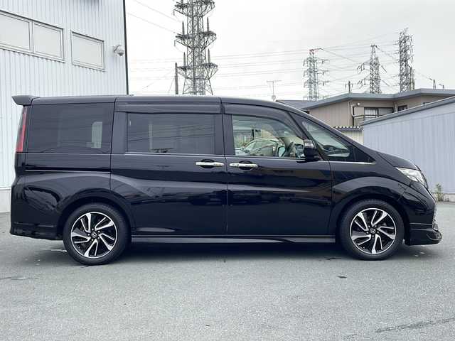 ホンダ ステップワゴン スパーダ クールスピリット 三重県 2016(平28)年 4.5万km プレミアムスパークルブラックパール プッシュスタート/両側パワースライドドア/衝突軽減ブレーキ/レーンキープアシスト/電動格納ミラー/横滑り防止/コーナーセンサー/ビルトインETC/アイドリングストップ/レーダークルーズコントロール/革巻きステアリング/ステアリングスイッチ/オートライト/パドルシフト/前後ドライブレコーダー/シートヒーター(前席)/USB入力端子2か所/HDMI入力端子1ヶ所/ALPINE10型ナビ(AM/FM/CD/DVD/TV/BT)/バックカメラ/ALPINEフリップダウンモニター/ウォークスルー/純正フロアマット/リアサンシェード/禁煙車