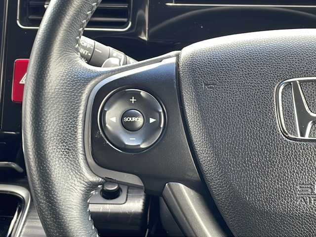 ホンダ ステップワゴン スパーダ クールスピリット 三重県 2016(平28)年 4.5万km プレミアムスパークルブラックパール プッシュスタート/両側パワースライドドア/衝突軽減ブレーキ/レーンキープアシスト/電動格納ミラー/横滑り防止/コーナーセンサー/ビルトインETC/アイドリングストップ/レーダークルーズコントロール/革巻きステアリング/ステアリングスイッチ/オートライト/パドルシフト/前後ドライブレコーダー/シートヒーター(前席)/USB入力端子2か所/HDMI入力端子1ヶ所/ALPINE10型ナビ(AM/FM/CD/DVD/TV/BT)/バックカメラ/ALPINEフリップダウンモニター/ウォークスルー/純正フロアマット/リアサンシェード/禁煙車