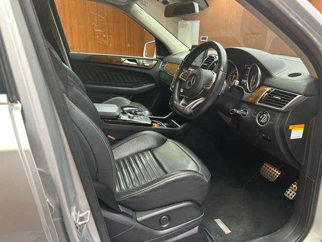 メルセデス・ベンツ ＧＬＳ３５０ｄ 4マチックスポーツ 千葉県 2016(平28)年 6.3万km イリジウムシルバー パノラマＳＲ　/黒革　/ＡＣＣ　/ナビ　/ＴＶ　/Ｂｌｕｅｔｏｏｔｈ接続　/３６０°ｈａｒｍａｎｋａｒｄｏｎサウンド　/シートＨ　/電動リアゲート　/ＬＥＤヘッドライト　/オートハイビーム　/衝突軽減Ｂ　/ＢＳＭ　/ＬＫＡ