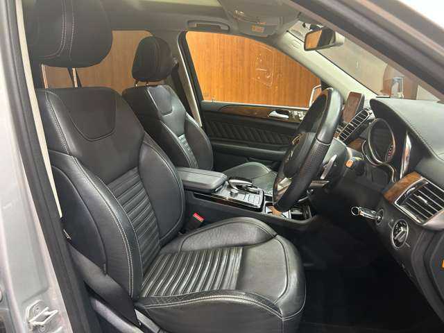 メルセデス・ベンツ ＧＬＳ３５０ｄ 4マチックスポーツ 千葉県 2016(平28)年 6.3万km イリジウムシルバー パノラマＳＲ　/黒革　/ＡＣＣ　/ナビ　/ＴＶ　/Ｂｌｕｅｔｏｏｔｈ接続　/３６０°ｈａｒｍａｎｋａｒｄｏｎサウンド　/シートＨ　/電動リアゲート　/ＬＥＤヘッドライト　/オートハイビーム　/衝突軽減Ｂ　/ＢＳＭ　/ＬＫＡ