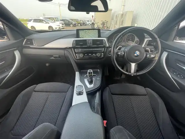 ＢＭＷ ４２０ｉ グランクーペ Mスポーツ 佐賀県 2016(平28)年 3.8万km アルピンホワイトⅢ 純正8.8インチナビゲーション/・AM/FM/CD/DVD/USB/Bluetooth/バックカメラ/前後ドライブレコーダー/バックミラー内蔵型ETC/パワーリアゲ―ト/リバース連動ドアミラー/D＋N席パワーシート(D席メモリー機能付)/ISOFIX対応/前席オットマン/革巻きステアリング/ステアリングリモコン/純正18インチアルミホイール/純正LEDヘッドライト/純正LEDフォグライト/純正フロアマット/新車保証書/取扱説明書/スペアキー１本/アクティブクルーズコントロール/レーンディパーチャーウォーニング/レーンキーピングアシスト/レーンチェンジアシスト/前車接近警告機能