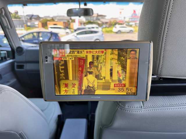 トヨタ ランドクルーザー AX 宮城県 2015(平27)年 2.9万km シルバーM 記録簿H30・31・R2・3・5・6・7年分有り/ワンオーナー/4WD/社外SDナビ/【CD・DVD・SD・BT・フルセグTV】/バックカメラ/純正16インチAW/後席モニター/革調シートカバー/メッキミラー/ヘッドライトレベライザー/背面タイヤ/フォグライト/キーレスX２/ETC