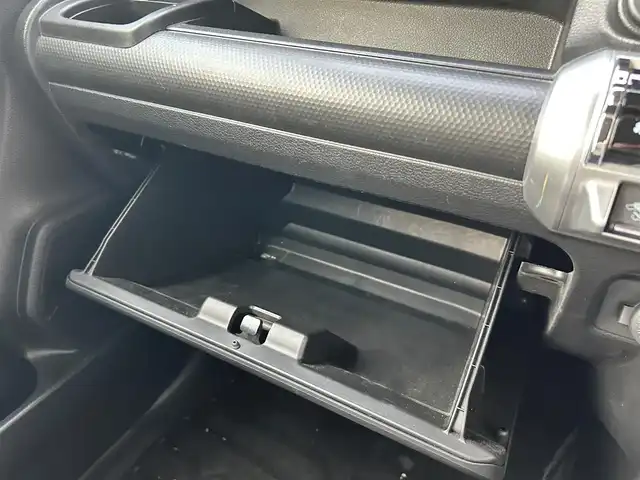 スズキ クロスビー HYBRID MZ 埼玉県 2021(令3)年 1.7万km ベージュ ワンオーナー/社外SDナビ 品番：CN-RZ866/(AM/FM/DVD/CD/BT/SD/USB/iPod)/フルセグテレビ（走行中視聴不可）/バックカメラ/全方位カメラ/社外前後ドライブレコーダー/パドルシフト/クリアランスソナー/クルーズコントロール追従あり/ヒルディセントコントロール/グリップコントロール/ビルトインETC/スペアキー１本（スマートキー）/純正アルミホイール16インチ/純正フロアマット/純正ドアバイザー/車両/ナビ取扱説明書/保証書