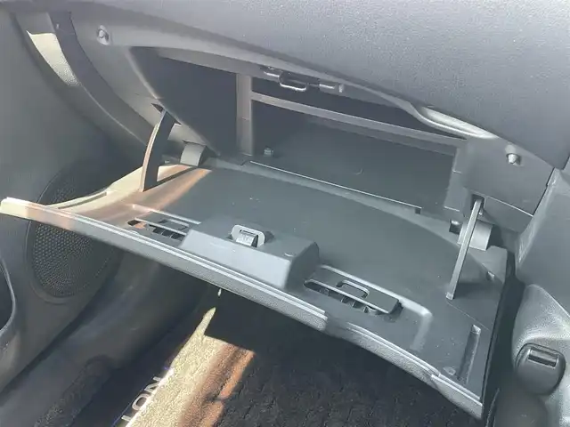 日産 ノート e－パワー X 千葉県 2019(令1)年 4.7万km ガーネットレッド レーンキープアシスト/横滑り防止/衝突被害軽減システム/パーキングアシスト/日産純正ＳＤナビ/(BT、全方位カメラ、フルセグＴＶ、ＡＵＸ、CD/DVD、)/ETC/純正アルミホイール/純正フロアマット/ハロゲンオートライト/スマートキー/プッシュスタート
