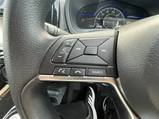 日産 ノート e－パワー X 千葉県 2019(令1)年 4.7万km ガーネットレッド レーンキープアシスト/横滑り防止/衝突被害軽減システム/パーキングアシスト/日産純正ＳＤナビ/(BT、全方位カメラ、フルセグＴＶ、ＡＵＸ、CD/DVD、)/ETC/純正アルミホイール/純正フロアマット/ハロゲンオートライト/スマートキー/プッシュスタート