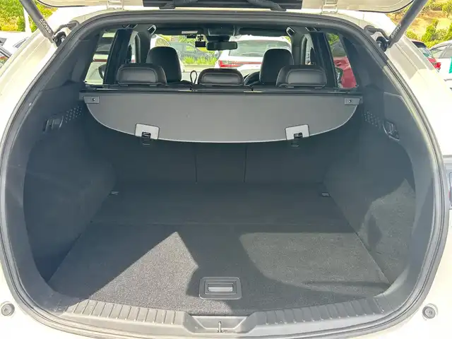 マツダ ＣＸ－５ XD スポーツアピアランス 大阪府 2023(令5)年 2.1万km ロジウムホワイトプレミアムメタリック 純正８インチナビ　/ＥＴＣ　/全方位モニター　/ＬＥＤヘッドランプ　/ドライブレコーダー　/レザーシート　/パワーシート　/クルーズコントロール　/純正１９インチアルミホイール　/ヘッドアップディスプレイ