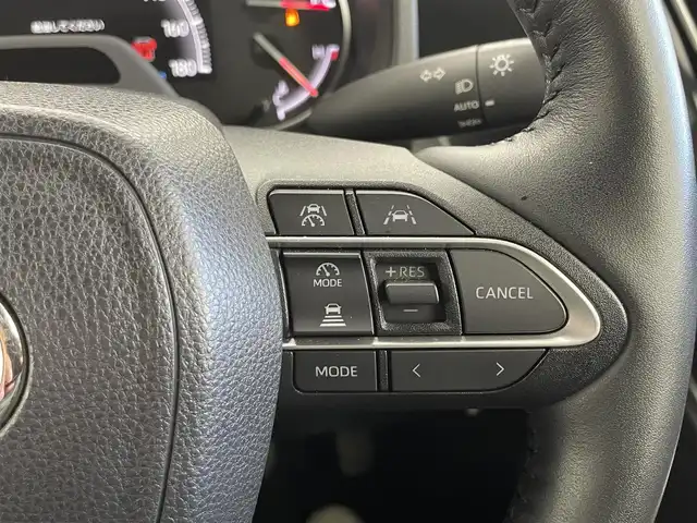 トヨタ ヴォクシー S－Z 福井県 2022(令4)年 4万km アティチュードブラックマイカ 純正メモリナビ/（AM/FM/Bluetooth/フルセグTV)/バックカメラ/プリクラッシュ/コーナーセンサー/追従クルコン/ビルトインETC2.0/シートヒーター/ハーフレザーシート/両側パワースライドドア/オートブレーキ/オートライト/LEDヘッドライト/純正17インチアルミホイール/社外フロアマット