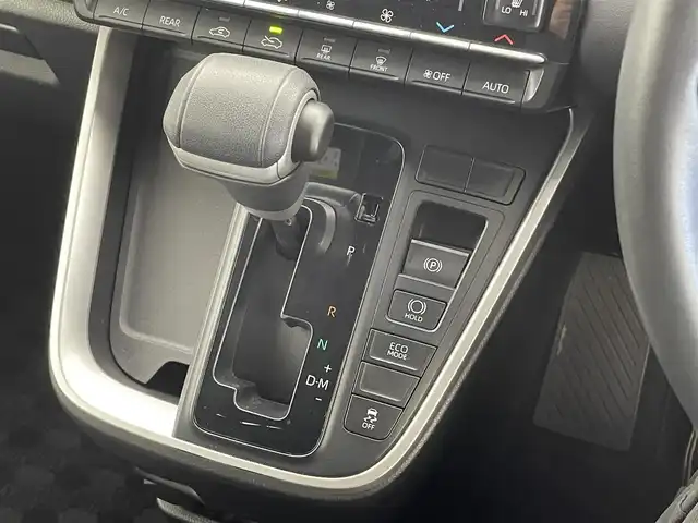 トヨタ ヴォクシー S－Z 福井県 2022(令4)年 4万km アティチュードブラックマイカ 純正メモリナビ/（AM/FM/Bluetooth/フルセグTV)/バックカメラ/プリクラッシュ/コーナーセンサー/追従クルコン/ビルトインETC2.0/シートヒーター/ハーフレザーシート/両側パワースライドドア/オートブレーキ/オートライト/LEDヘッドライト/純正17インチアルミホイール/社外フロアマット