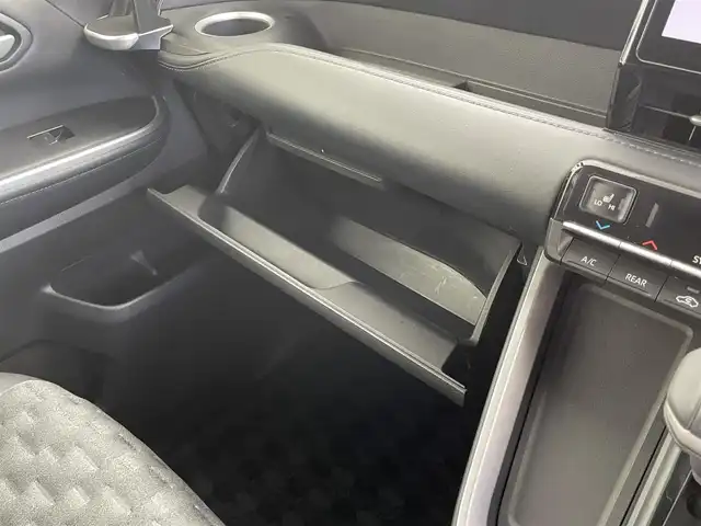 トヨタ ヴォクシー S－Z 福井県 2022(令4)年 4万km アティチュードブラックマイカ 純正メモリナビ/（AM/FM/Bluetooth/フルセグTV)/バックカメラ/プリクラッシュ/コーナーセンサー/追従クルコン/ビルトインETC2.0/シートヒーター/ハーフレザーシート/両側パワースライドドア/オートブレーキ/オートライト/LEDヘッドライト/純正17インチアルミホイール/社外フロアマット