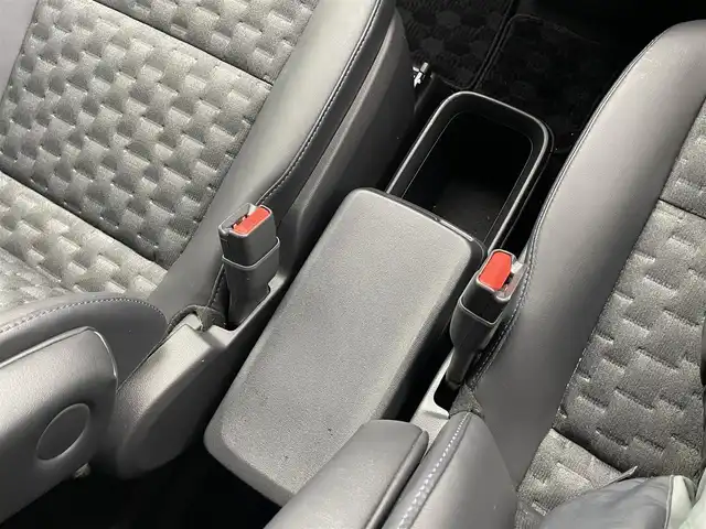 トヨタ ヴォクシー S－Z 福井県 2022(令4)年 4万km アティチュードブラックマイカ 純正メモリナビ/（AM/FM/Bluetooth/フルセグTV)/バックカメラ/プリクラッシュ/コーナーセンサー/追従クルコン/ビルトインETC2.0/シートヒーター/ハーフレザーシート/両側パワースライドドア/オートブレーキ/オートライト/LEDヘッドライト/純正17インチアルミホイール/社外フロアマット