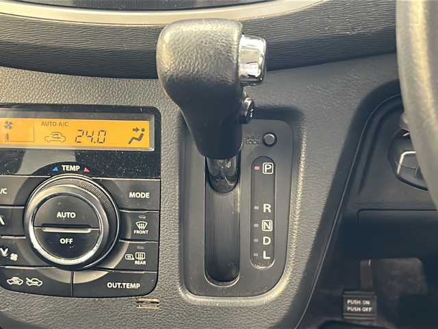 スズキ ワゴンＲ スティングレー X 岐阜県 2015(平27)年 12.8万km ブルーイッシュブラックパール3 ４ＷＤ/社外ナビゲーション/Bluetooth/フルセグ/レーダーブレーキサポート/シートヒーター/ETC/ＨＩＤヘッドライト/ヘッドライトレベライザー/純正アルミホイール/プッシュスタート/スマートキー/フロアマット