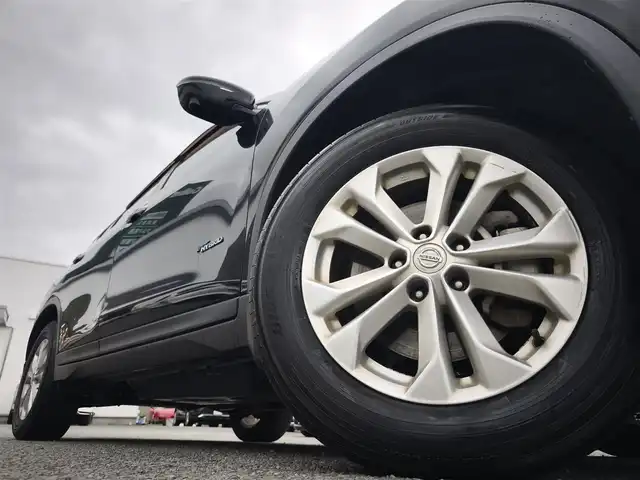 日産 エクストレイル ハイブリッド 20X エマージェンシーブレーキ 熊本県 2015(平27)年 12.8万km ダイヤモンドブラック ワンオーナー/ルーフレール/純正ナビ/【フルセグTV/CD/DVD/Bluetooth】/全方位カメラ/バックカメラ/クルーズコントロール/衝突軽減装置/コーナーセンサー/ダウンヒルアシストコントロール/カプロンシート/前席シートヒーター/純正17インチAW/ビルトインETC/オートLEDヘッドライト/ウィンカーミラー/プッシュスタート/ステアリングスイッチ/純正フロアマット/純正ドアバイザー/横滑り防止/盗難防止装置/保証書