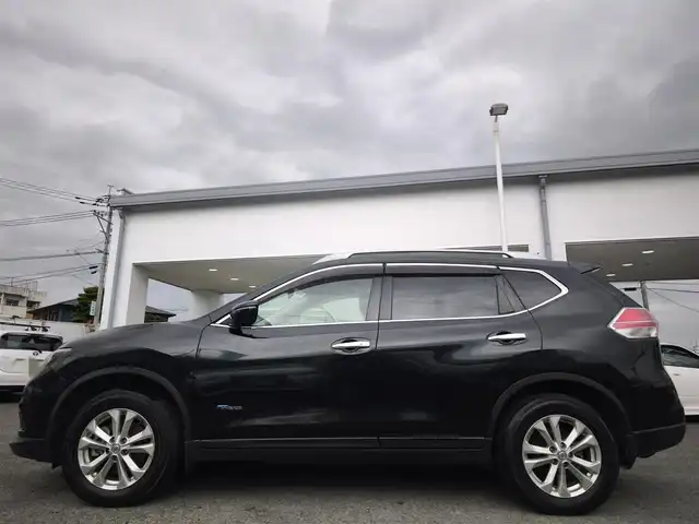日産 エクストレイル ハイブリッド 20X エマージェンシーブレーキ 熊本県 2015(平27)年 12.8万km ダイヤモンドブラック ワンオーナー/ルーフレール/純正ナビ/【フルセグTV/CD/DVD/Bluetooth】/全方位カメラ/バックカメラ/クルーズコントロール/衝突軽減装置/コーナーセンサー/ダウンヒルアシストコントロール/カプロンシート/前席シートヒーター/純正17インチAW/ビルトインETC/オートLEDヘッドライト/ウィンカーミラー/プッシュスタート/ステアリングスイッチ/純正フロアマット/純正ドアバイザー/横滑り防止/盗難防止装置/保証書